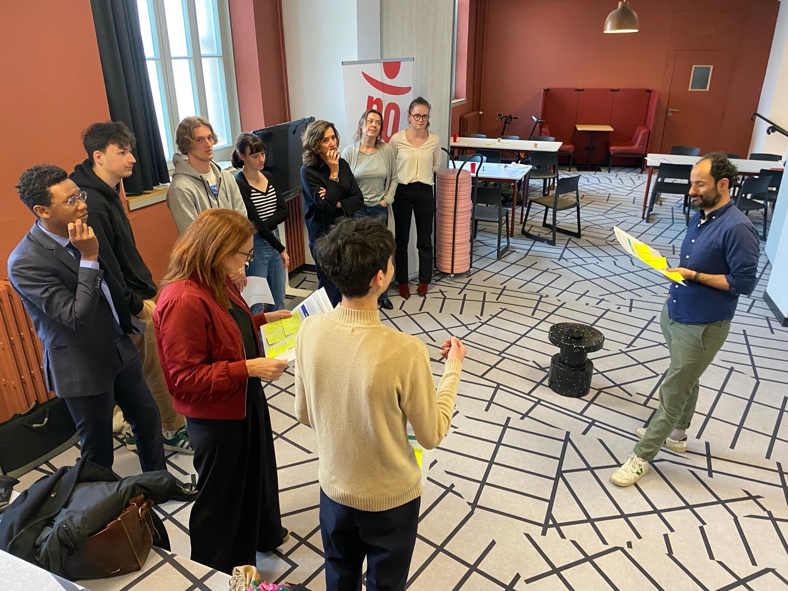 convention Le groupe d'étudiants et d'enseignants de Sciences Po Aix participant à la convention